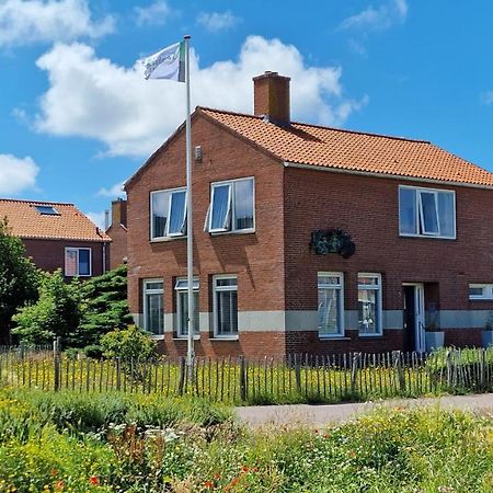 Bed And Breakfast Het Bureau Texel De Koog  Bagian luar foto