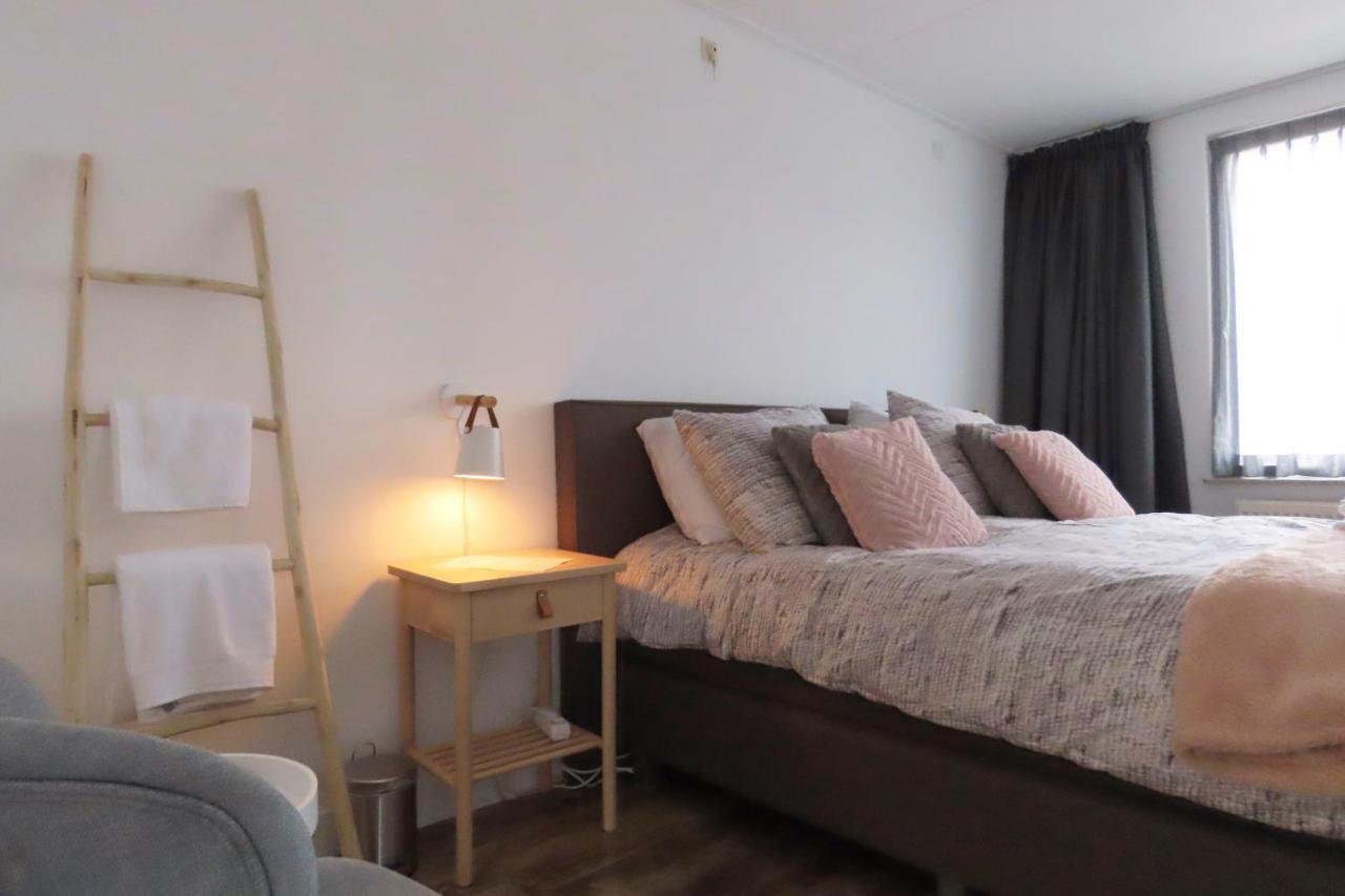 Bed And Breakfast Het Bureau Texel De Koog  Bagian luar foto