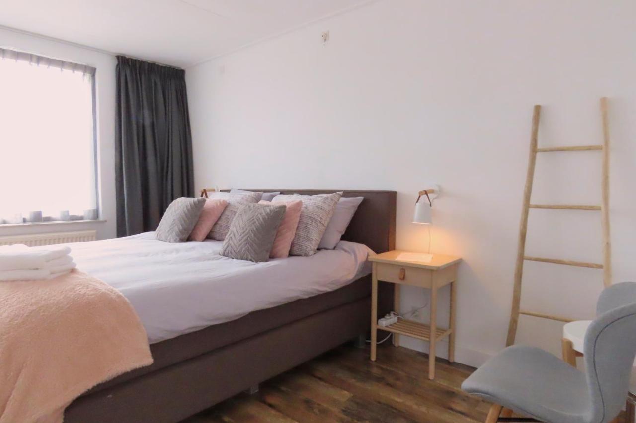 Bed And Breakfast Het Bureau Texel De Koog  Bagian luar foto