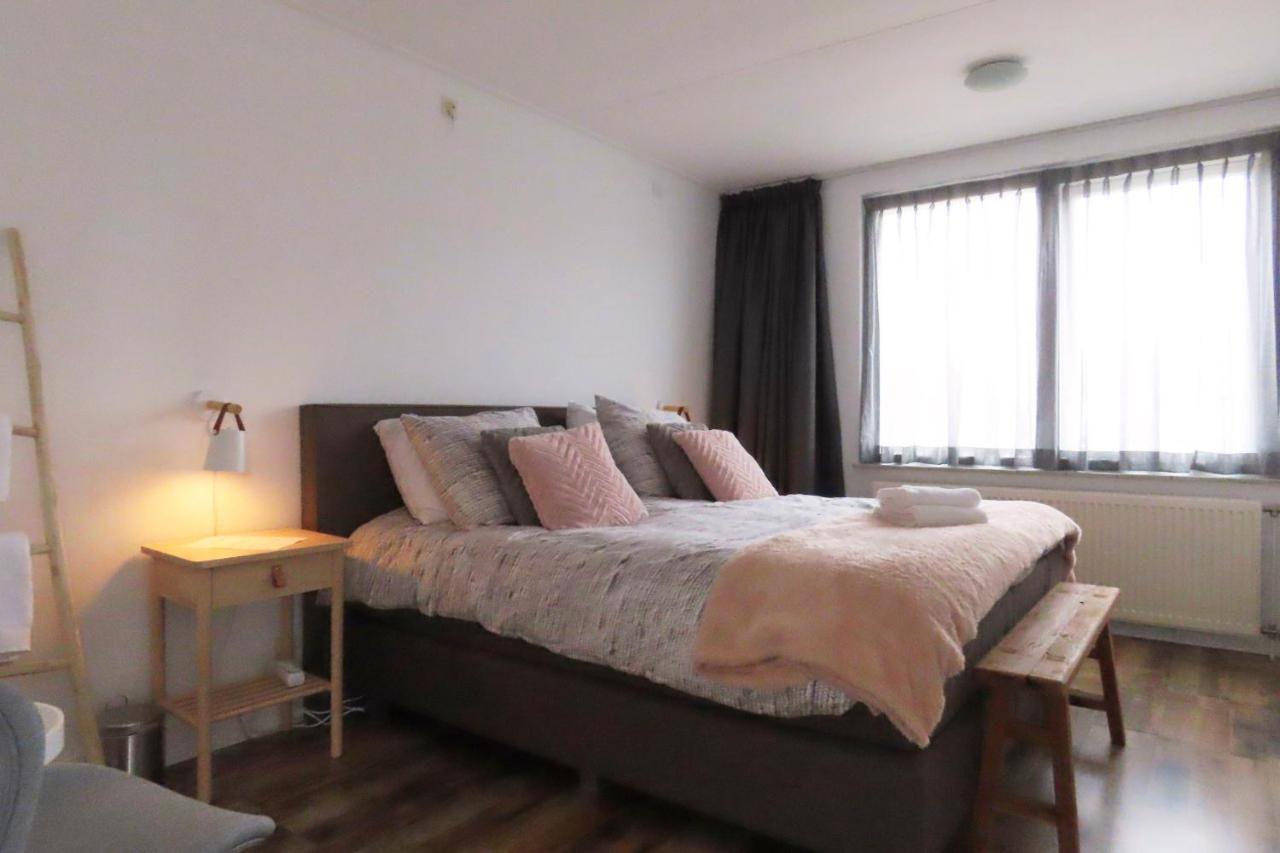 Bed And Breakfast Het Bureau Texel De Koog  Bagian luar foto