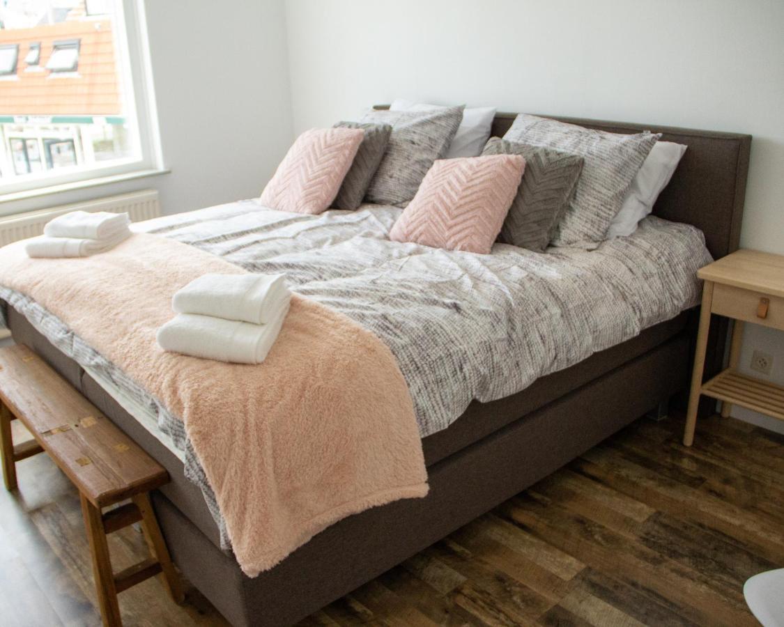 Bed And Breakfast Het Bureau Texel De Koog  Bagian luar foto